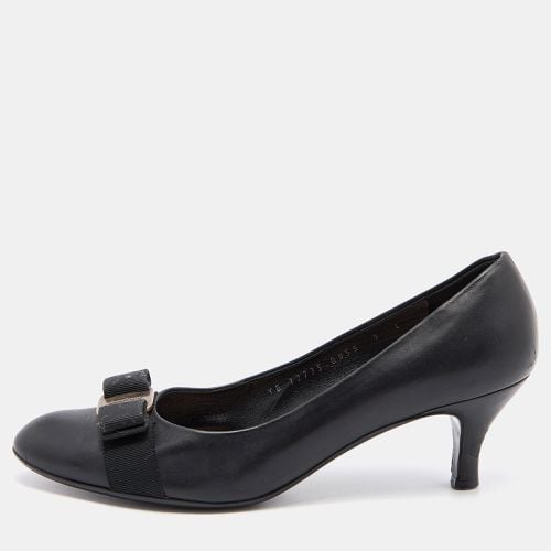 Leather Vara Bow Pumps Size 39.5 - Salvatore Ferragamo - Modalova