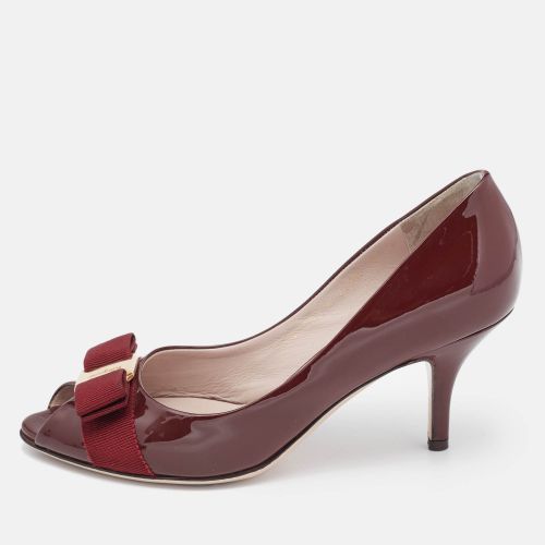 Patent Leather Vara Bow Peep Toe Pumps Size 36.5 - Salvatore Ferragamo - Modalova