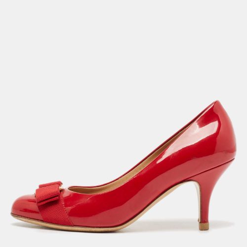 Patent Leather Vara Bow Pumps Size 35 - Salvatore Ferragamo - Modalova