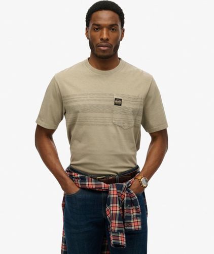 Herren T-shirt mit Tasche und Kontraststreifen - Größe: S - Superdry - Modalova