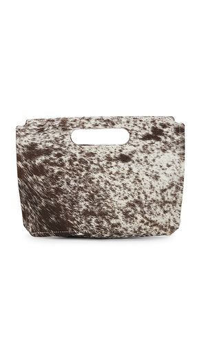 X REVOLVE Liar Clutch in - Understated Leather - Modalova