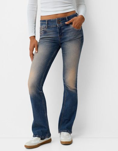 Jeans Bootcut Low Waist Mujer 32 - Bershka - Modalova