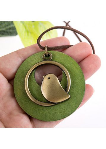 Bird Design Green Round Alloy Necklace - unsigned - Modalova