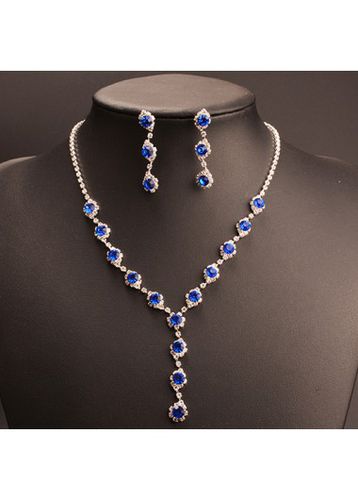 Silvery White Rhinestone Copper Earrings and Necklace - unsigned - Modalova