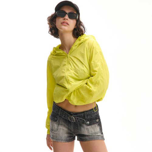 Chaqueta con capucha - Cropp - Modalova
