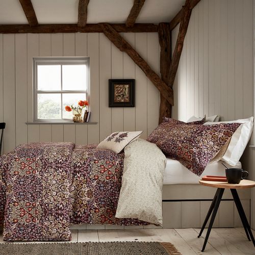 Blackthorn Superking Duvet Cover Set Damson - Morris & Co - Modalova