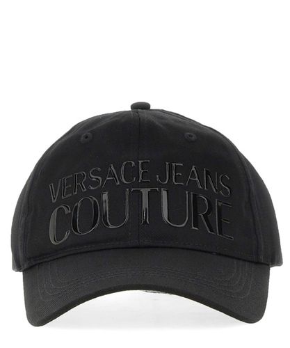 Cappello con visiera logo light - Versace Jeans Couture - Modalova