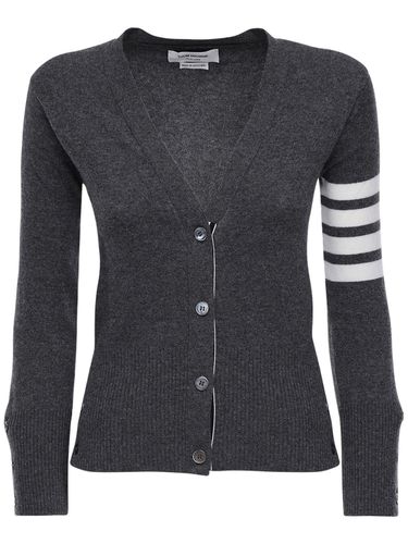 Intarsia Stripes Cashmere Knit Cardigan - THOM BROWNE - Modalova