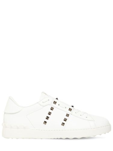 Sneakers De Piel Con Tachuelas - VALENTINO GARAVANI - Modalova