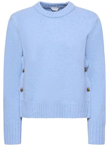 Heavy Wool Sweater W/ Knot Buttons - BOTTEGA VENETA - Modalova