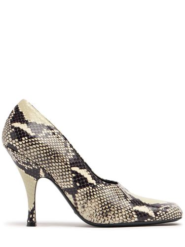 Mm Eva Python Embossed Leather Pumps - KHAITE - Modalova