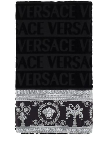 I Heart Baroque Bath Towel - VERSACE - Modalova