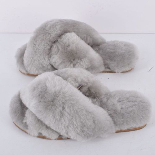 Casey Ladies Sheepskin Crossover Slippers Lt Grey 3/4 - Ashwood Handbags - Modalova