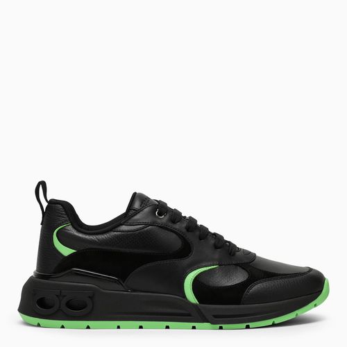 Sneaker bassa nera/verde neon - Ferragamo - Modalova