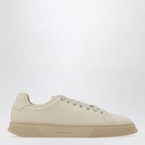 Sneaker aus Leder in Mascarpone-Farbe - Ferragamo - Modalova