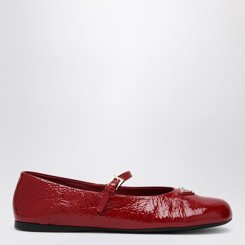 Cherry patent leather ballerina with logo triangle - Prada - Modalova