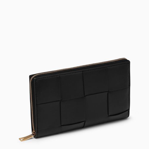 Maxi Intrecciato zip-around wallet - Bottega Veneta - Modalova