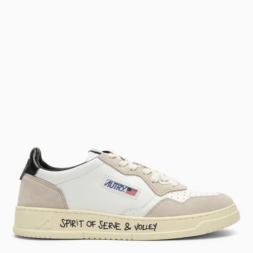 Sneaker Medalist in pelle e suede bianca/nera - AUTRY - Modalova