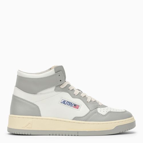 Medalist Mid sneakers in white/light leather - AUTRY - Modalova