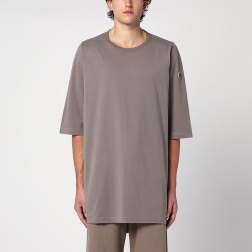 Staubfarbenes Oversize-T-Shirt aus Jerseystoff - Moncler + Rick Owens - Modalova