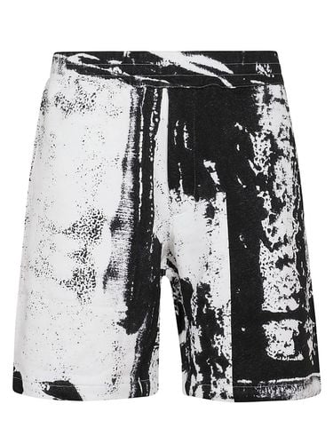 All-over Print Bermuda Shorts - Alexander McQueen - Modalova