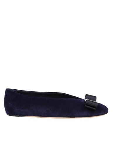 Vanna Ballerina In Velvet - Ferragamo - Modalova