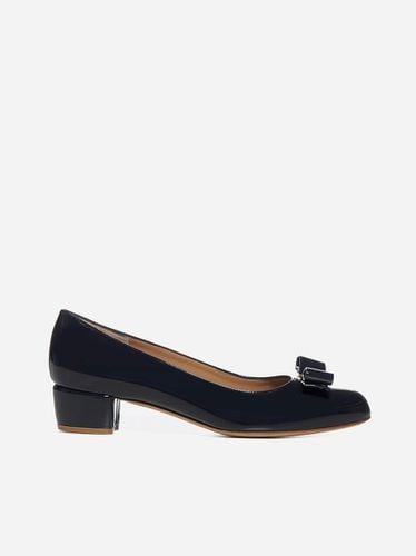 Ferragamo Vara Patent Leather Pumps - Ferragamo - Modalova