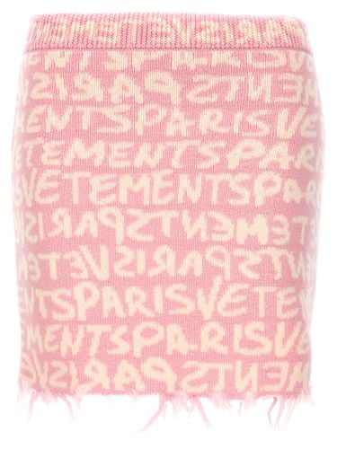 VETEMENTS graffiti Monogram Skirt - VETEMENTS - Modalova