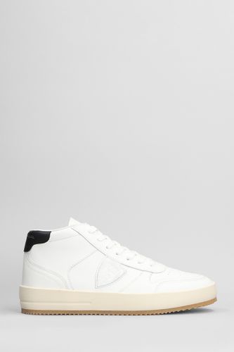 Nice Mid Sneakers In Leather - Philippe Model - Modalova