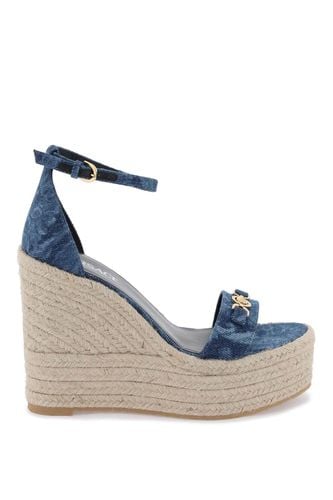 Versace Straw Wedge Sandals - Versace - Modalova