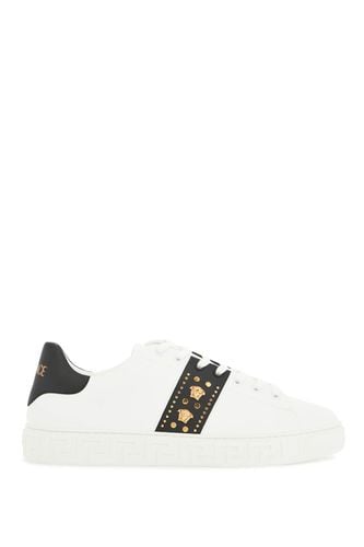 Versace studded Greek Sneakers - Versace - Modalova