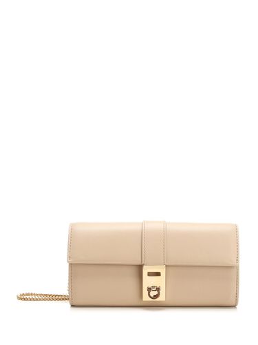 Ferragamo hug Wallet On Chain - Ferragamo - Modalova