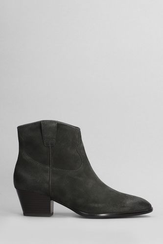 Fame Texan Ankle Boots In Suede - Ash - Modalova