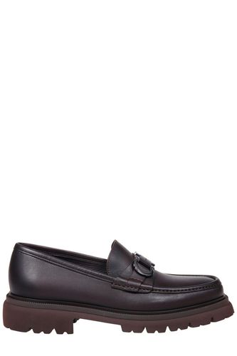 Ferragamo Logo Buckle Loafers - Ferragamo - Modalova