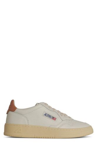 Autry Medalist Low Sneakers - Autry - Modalova