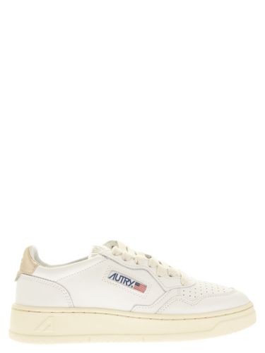 Autry Medalist Low Sneakers - Autry - Modalova