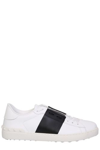 Rockstud Low-top Sneakers - Valentino Garavani - Modalova