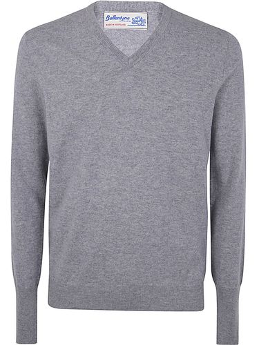 Ballantyne V Neck Pullover - Ballantyne - Modalova