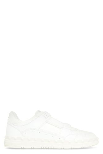 Garavani - Freedots Leather Low-top Sneakers - Valentino - Modalova