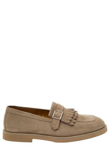 Loafers With Fringe And Buckle In Suede Man - Doucal's - Modalova