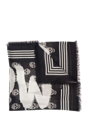 Scarf With All-over Skull Print And Graffiti Logo In Modal Man - Alexander McQueen - Modalova