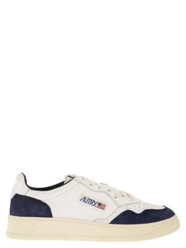 Autry Medalist Low Sneakers - Autry - Modalova