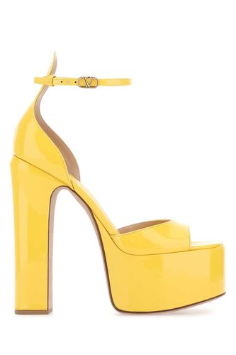 Yellow Leather Tan-go Sandals - Valentino Garavani - Modalova