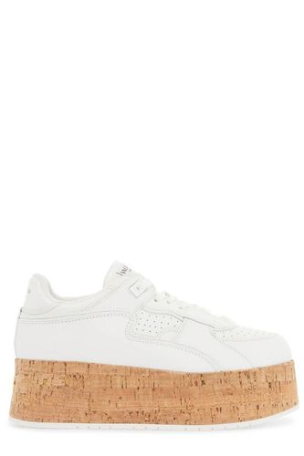 Freedots Xl Platform Low-top Sneakers - Valentino Garavani - Modalova