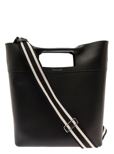 The Small Square Bow Shopping Bag With A Cut-out Bow Section In Leather Man - Alexander McQueen - Modalova