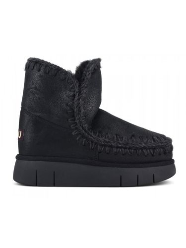 Eskimo 18 Bounce In Cracked Black Sheepskin - Mou - Modalova