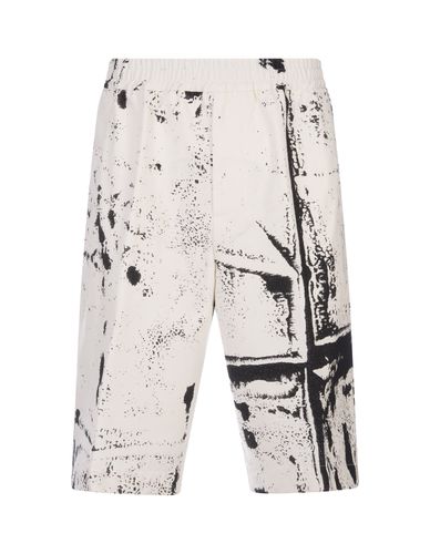 Fold Print Bermuda Shorts In Black And - Alexander McQueen - Modalova