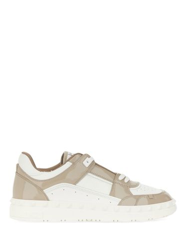 Low Top Sneaker freedots - Valentino Garavani - Modalova