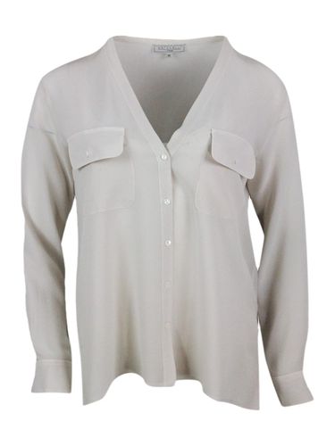 Shirt Made Of Soft Stretch Silk, With V-neck, Chest Pockets And Button Closure - Antonelli - Modalova