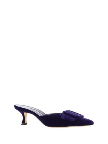 Manolo Blahnik Maysale Pumps - Manolo Blahnik - Modalova